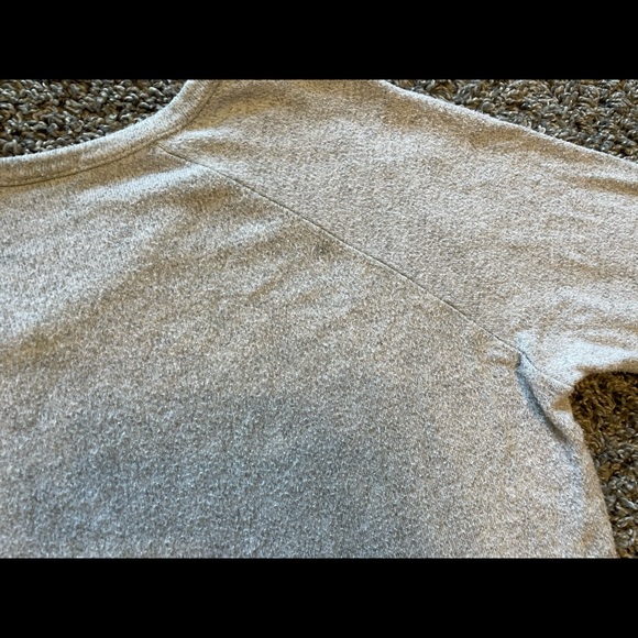 Brandy Melville Long Sleeve - Picture 4 of 4